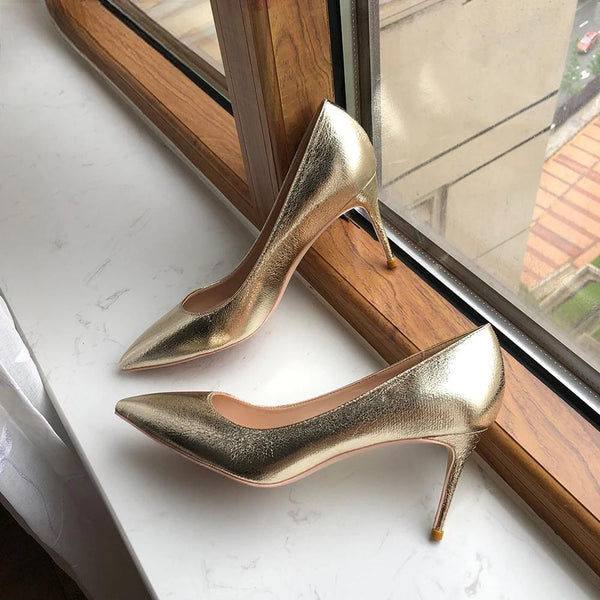 Zapatos de vestir formales de tacón alto con punta puntiaguda y dorado mate para mujer