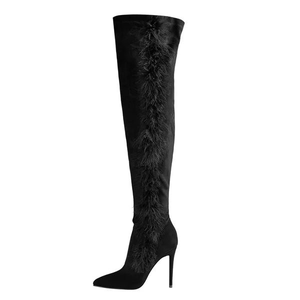 Zapatos de tacón alto de aguja con plumas esponjosas y punta puntiaguda de ante negro para mujer