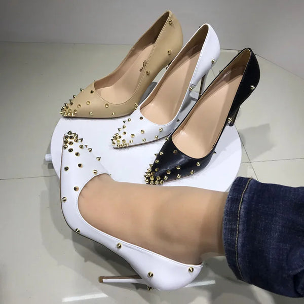 Zapatos de tacón alto con tachuelas para mujer