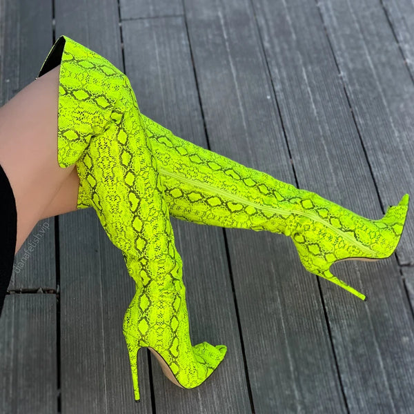 Botas por encima de la rodilla para mujer, con punta abierta y estampado de piel de serpiente, tacón de aguja, hechas a mano