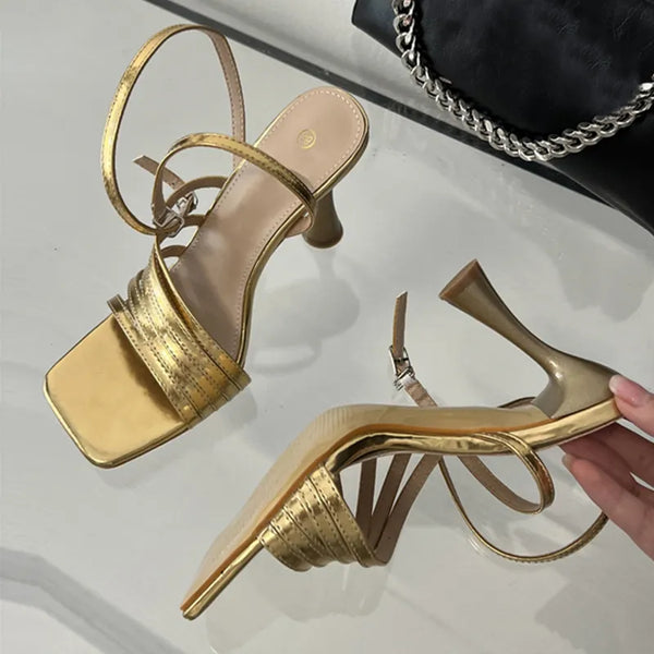 Nuevas sandalias de verano con punta cuadrada dorada y plateada para mujer