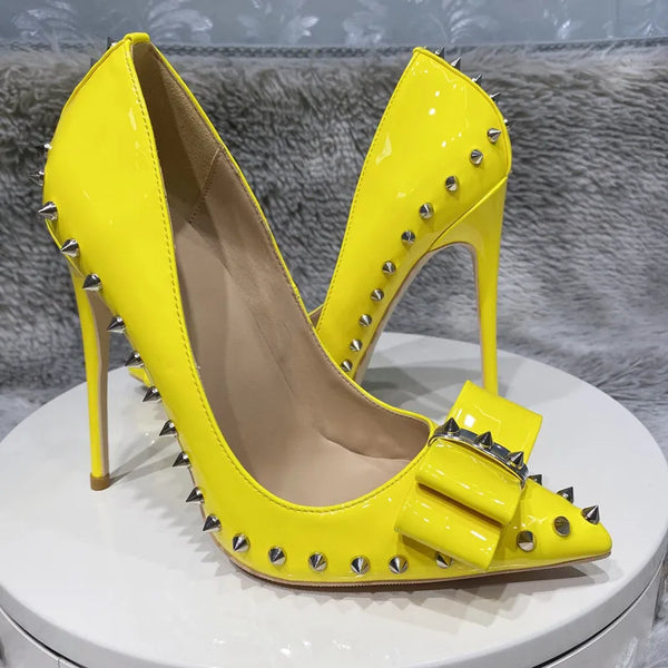 Tacones altos sexis punk de 12 cm con remaches y lazo amarillo