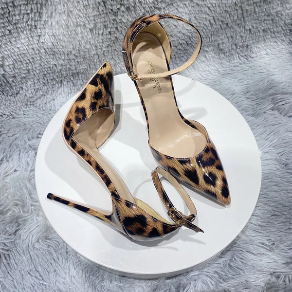 Sandalias de punta con estampado de leopardo para mujer