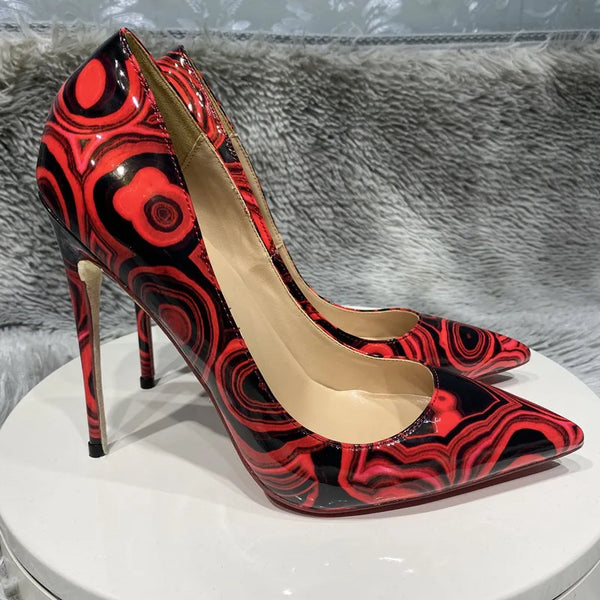 Estampado artístico de grafiti femenino, tacones de aguja sexys