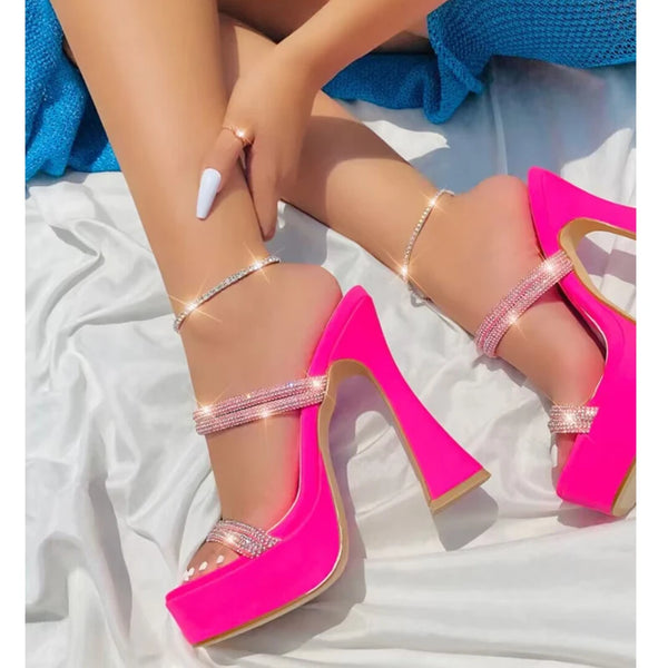 Pantuflas de verano de banda estrecha de seda de cristal para mujer con plataforma extrema y tacones gruesos