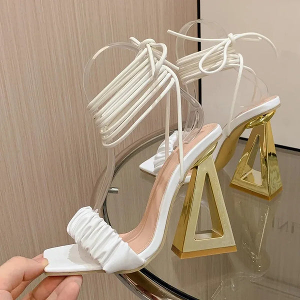 Sandalias de verano sexys con tiras cruzadas en el tobillo para mujer con tacón calado