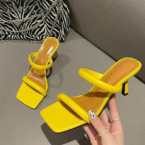 Sandalias de verano con tacón fino en amarillo y blanco para mujer