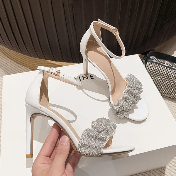 new one-piece white sandals for women with high-heeled