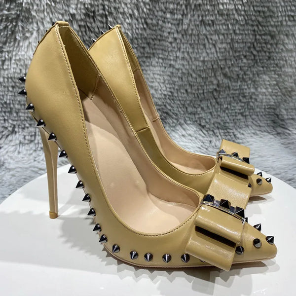 Zapatos de tacón alto para mujer con remaches y lazo mate de 12 cm